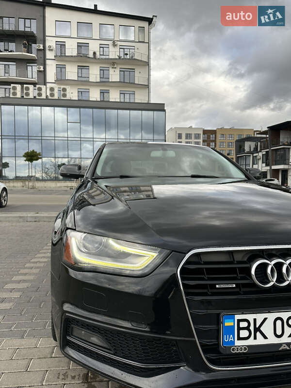 Седан Audi A4 2014 в Рівному
