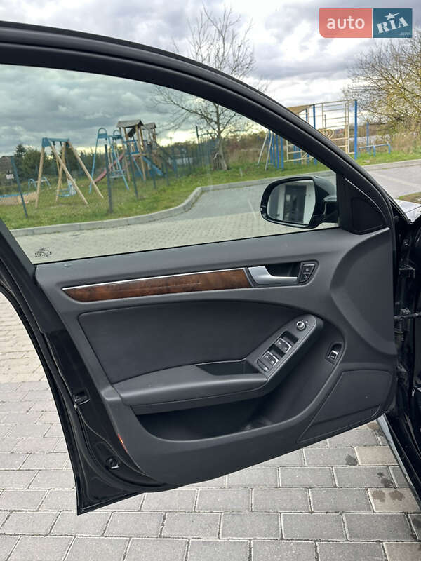 Седан Audi A4 2014 в Рівному