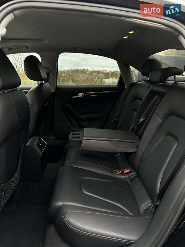 Седан Audi A4 2014 в Рівному