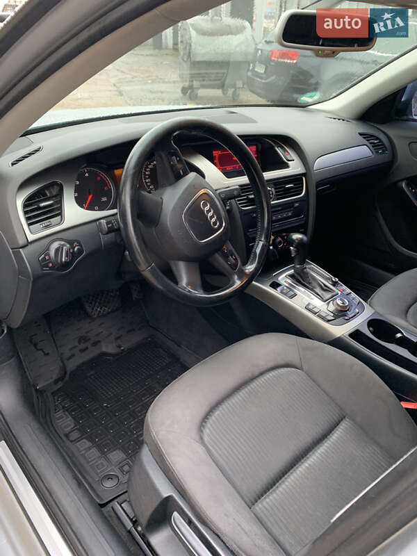 Седан Audi A4 2008 в Обухові