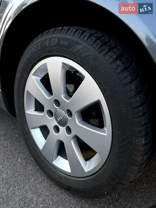 Седан Audi A4 2001 в Луцке