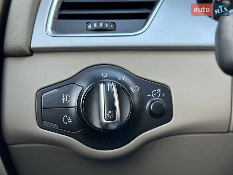 Седан Audi A4 2011 в Киеве