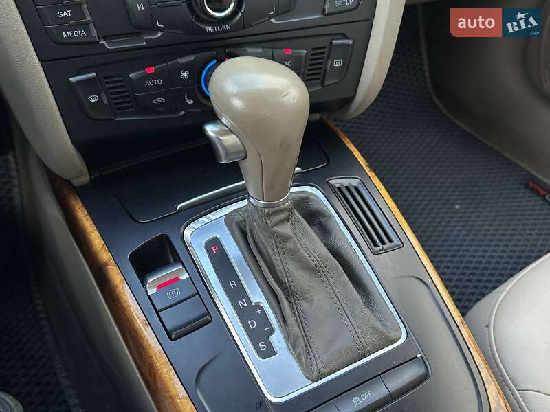 Седан Audi A4 2011 в Киеве