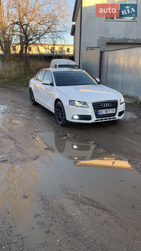 Седан Audi A4 2011 в Львові