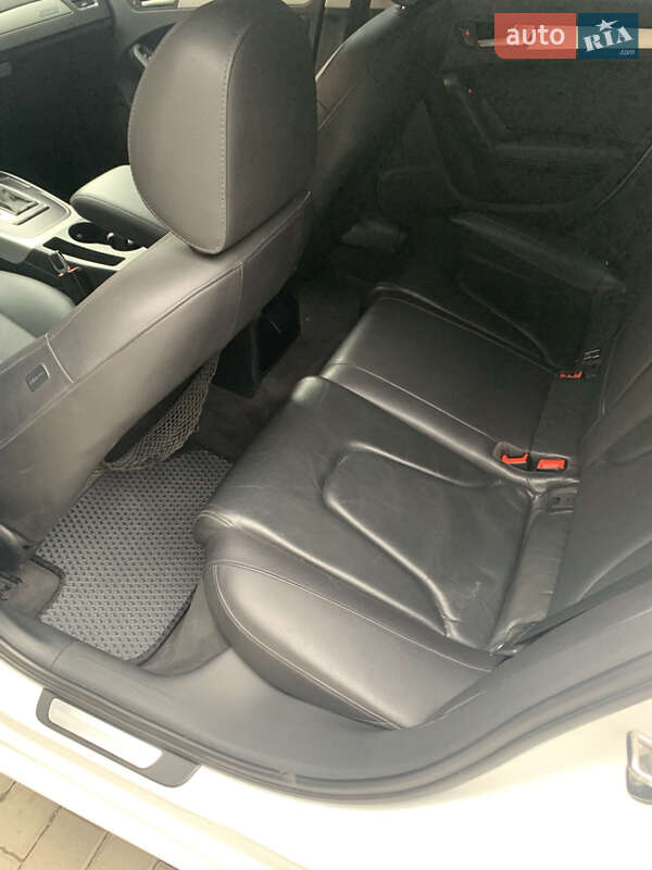 Седан Audi A4 2011 в Львові