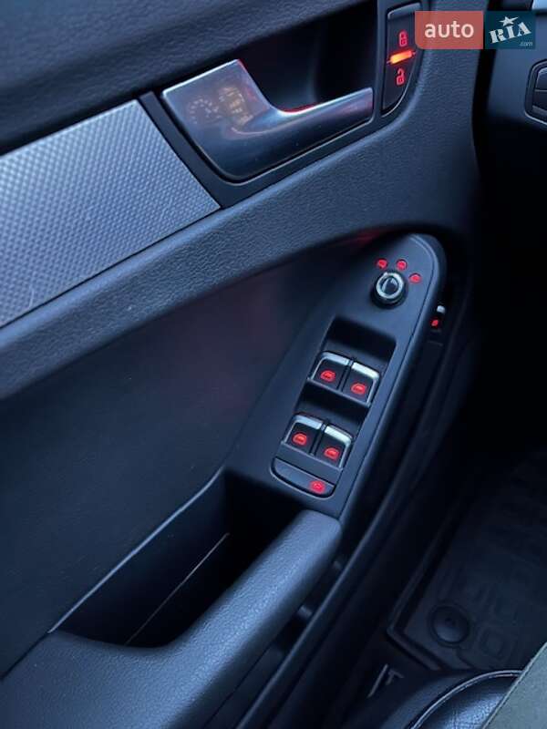 Седан Audi A4 2015 в Киеве