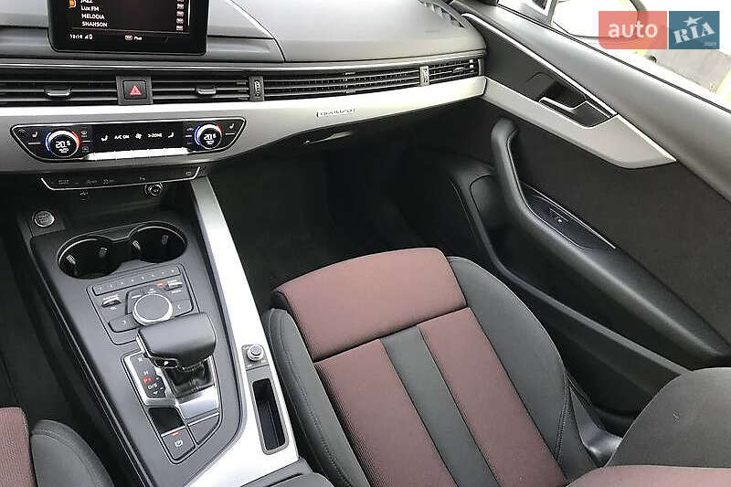 Универсал Audi A4 2017 в Киеве