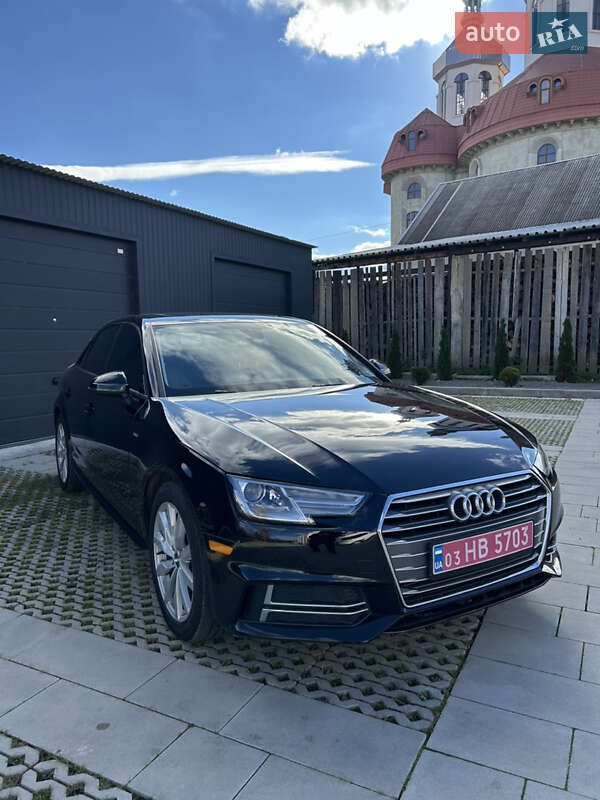 Седан Audi A4 2018 в Самборе