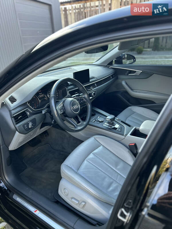 Седан Audi A4 2018 в Самборе