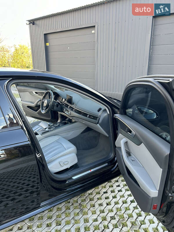 Седан Audi A4 2018 в Самборе