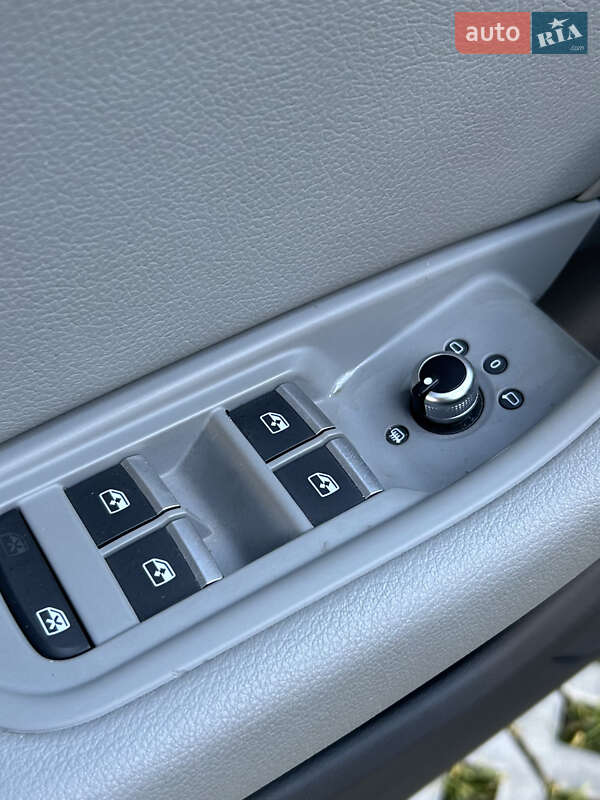 Седан Audi A4 2018 в Самборе