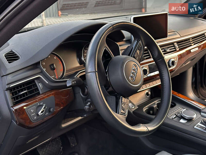 Седан Audi A4 2017 в Львові