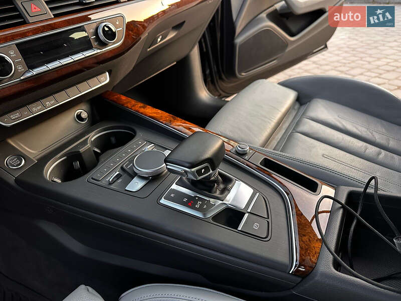 Седан Audi A4 2017 в Львові