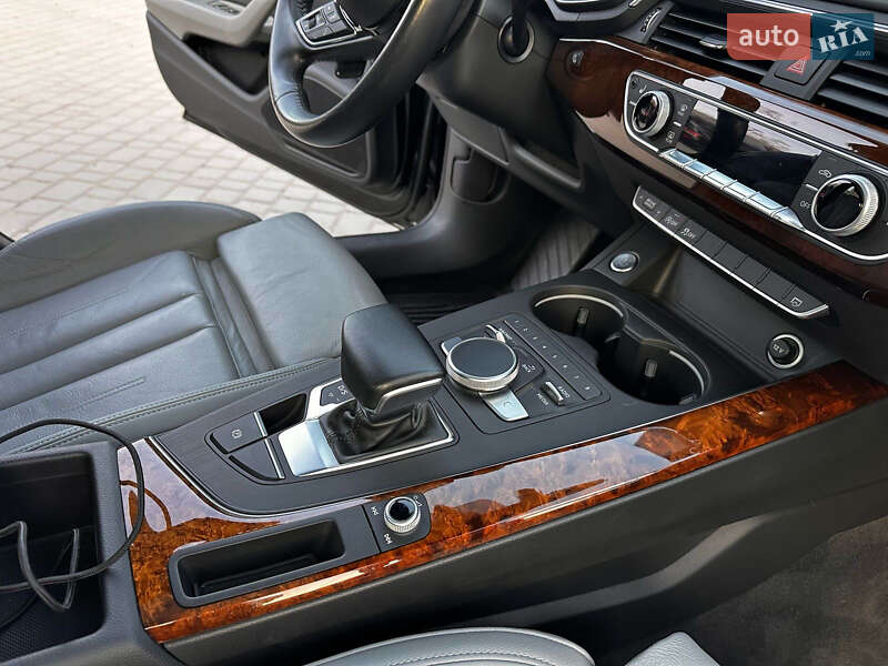 Седан Audi A4 2017 в Львові