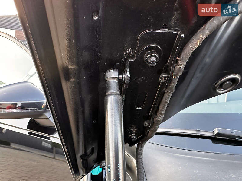 Седан Audi A4 2017 в Львові