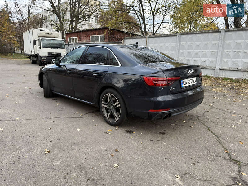 Седан Audi A4 2016 в Киеве