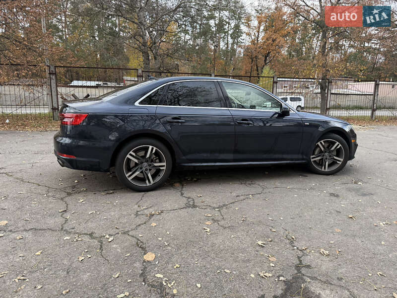 Седан Audi A4 2016 в Киеве