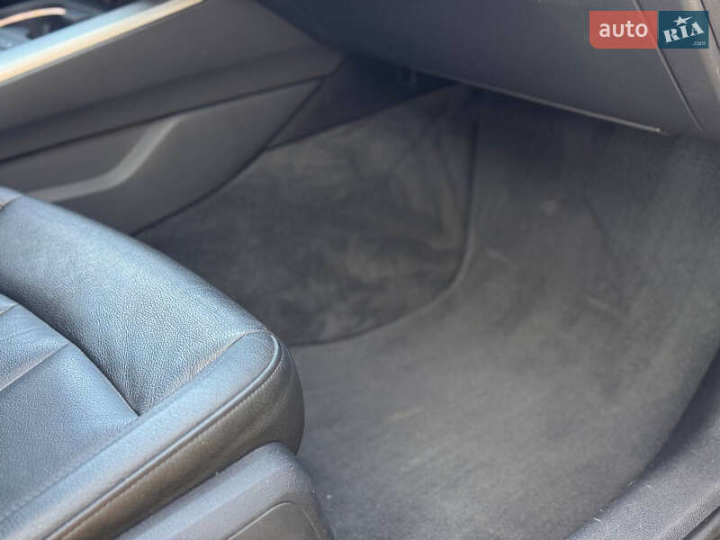 Седан Audi A4 2017 в Киеве фото 99 Седан Audi A4 2017 в Киеве