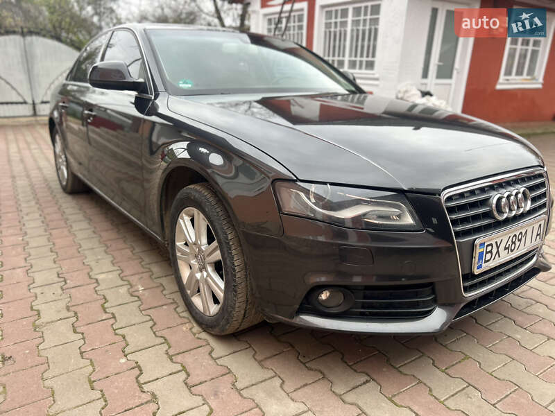 Седан Audi A4 2009 в Новой Ушице