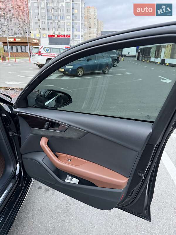 Седан Audi A4 2020 в Киеве