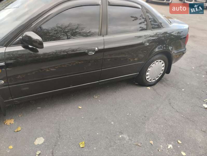 Седан Audi A4 1997 в Києві