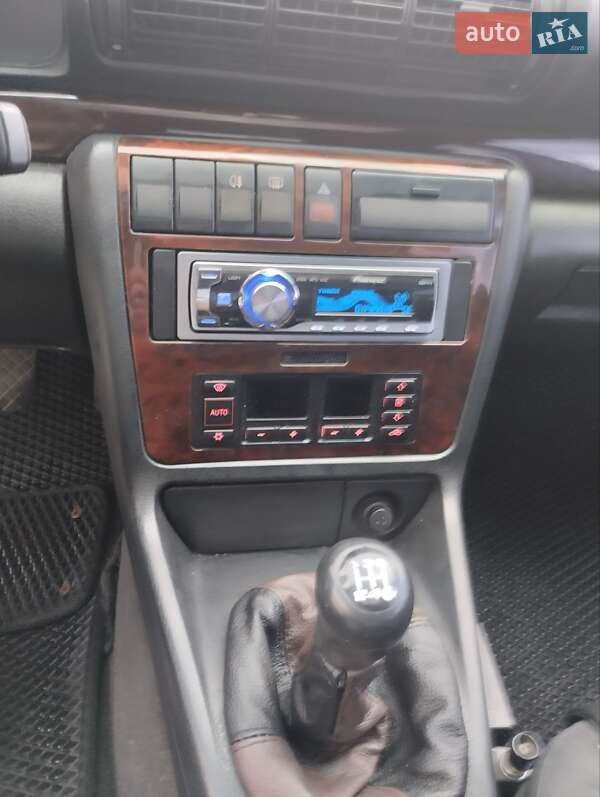 Седан Audi A4 1997 в Києві