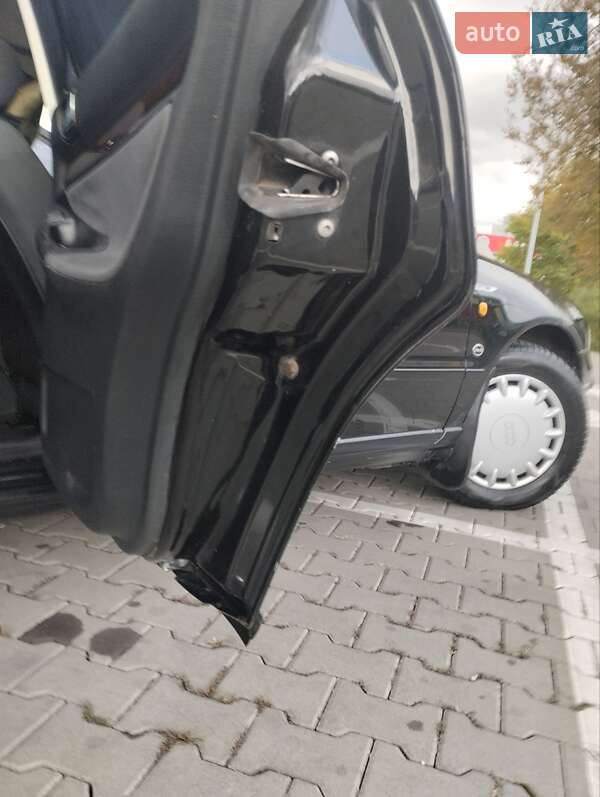 Седан Audi A4 1997 в Києві