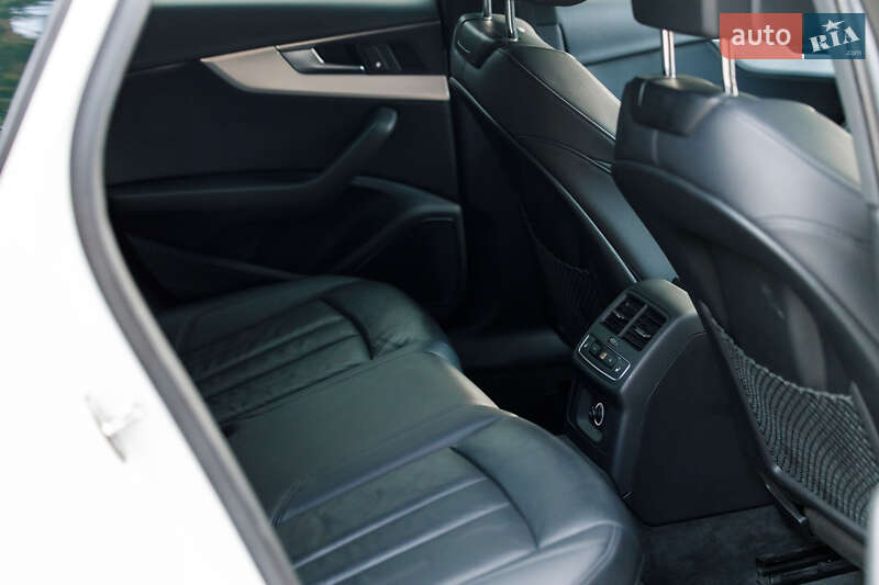 Седан Audi A4 2017 в Івано-Франківську