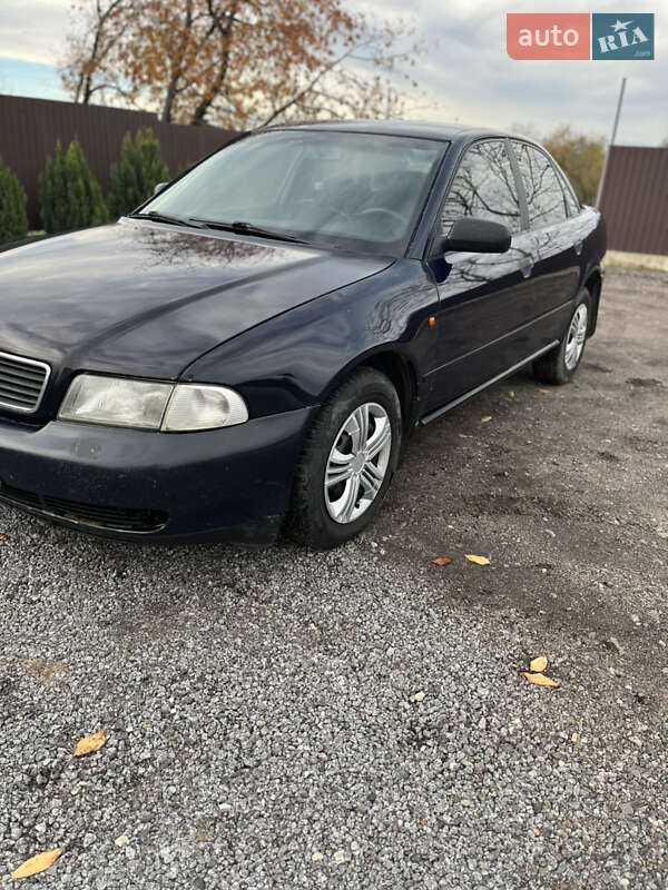 Седан Audi A4 1995 в Бердичеве