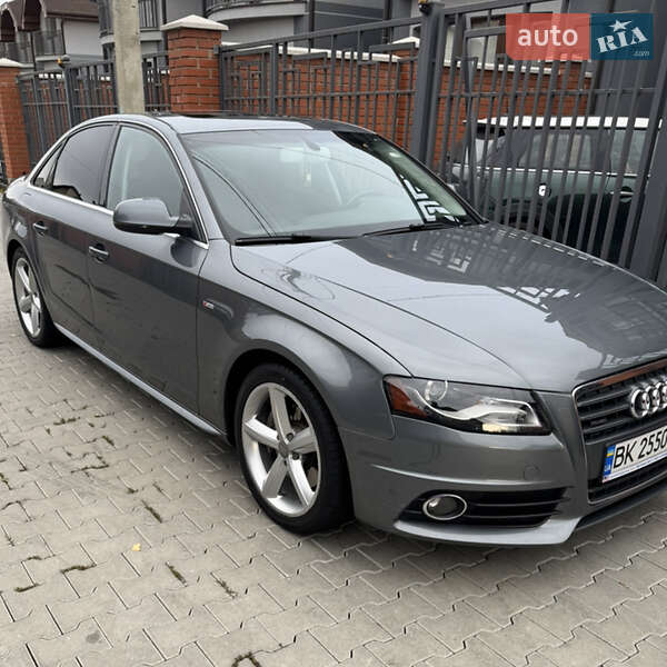 Седан Audi A4 2011 в Мукачевому
