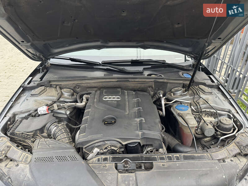 Седан Audi A4 2011 в Мукачевому