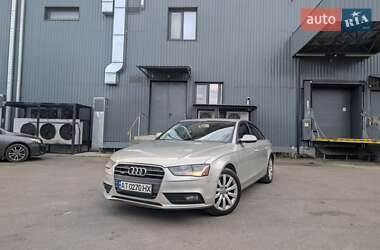 Седан Audi A4 2013 в Ивано-Франковске