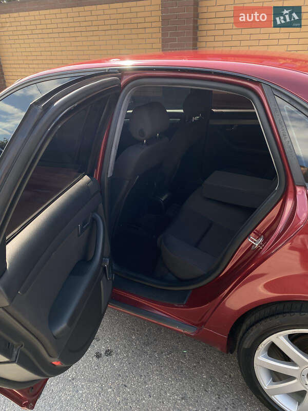 Седан Audi A4 2002 в Олександрії