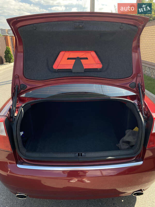 Седан Audi A4 2002 в Олександрії