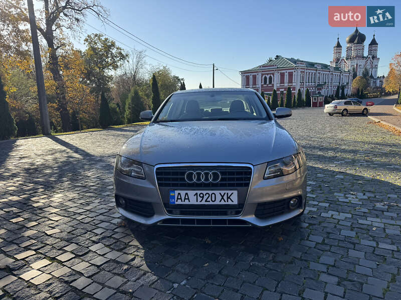 Седан Audi A4 2010 в Києві