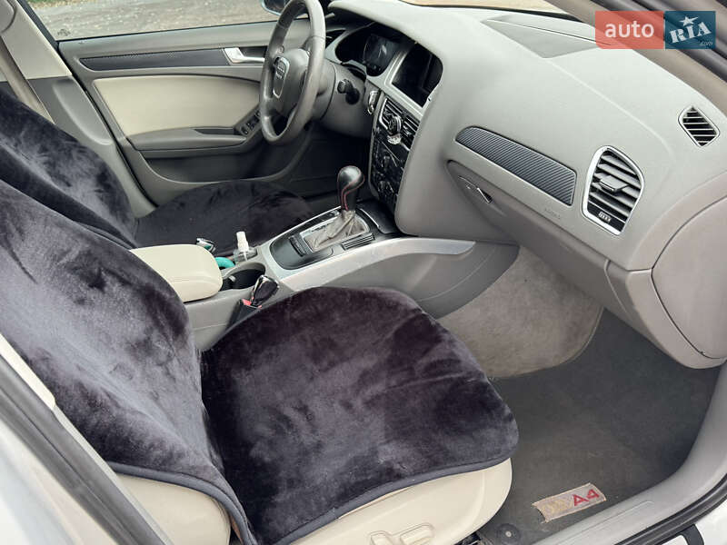 Седан Audi A4 2009 в Прилуках