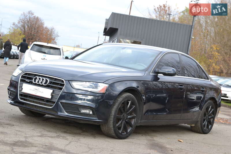 Седан Audi A4 2013 в Луцке