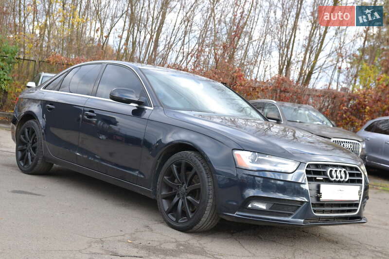 Седан Audi A4 2013 в Луцке