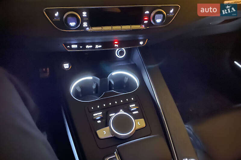 Седан Audi A4 2018 в Києві