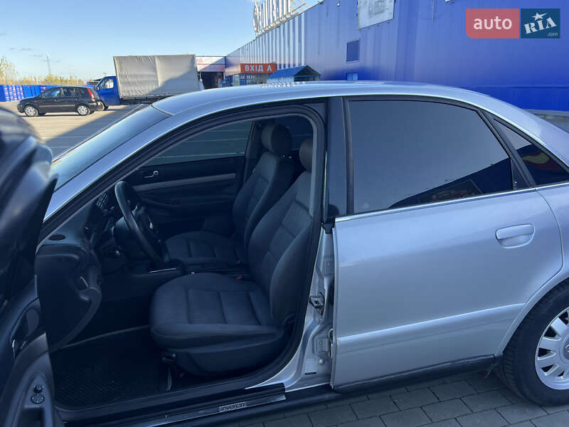 Седан Audi A4 2000 в Виннице