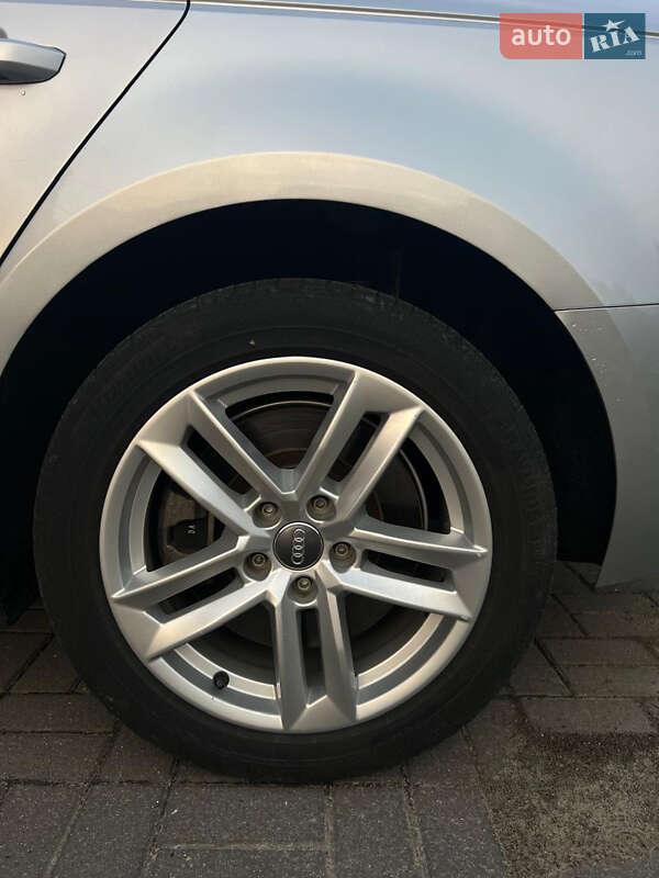 Седан Audi A4 2016 в Львові