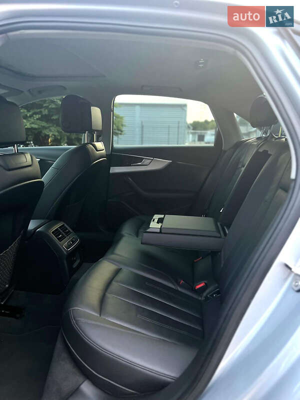 Седан Audi A4 2016 в Львові