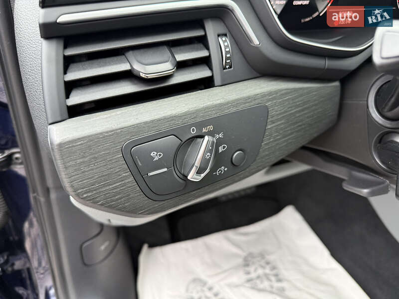 Седан Audi A4 2021 в Києві