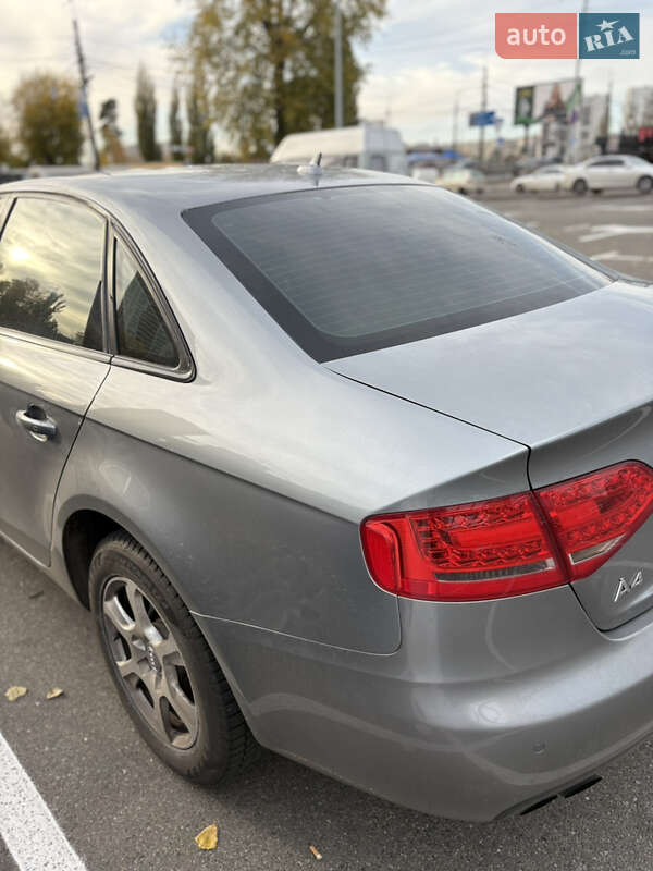 Седан Audi A4 2011 в Киеве