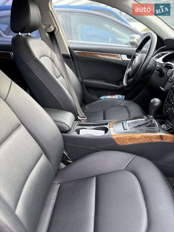 Седан Audi A4 2011 в Киеве