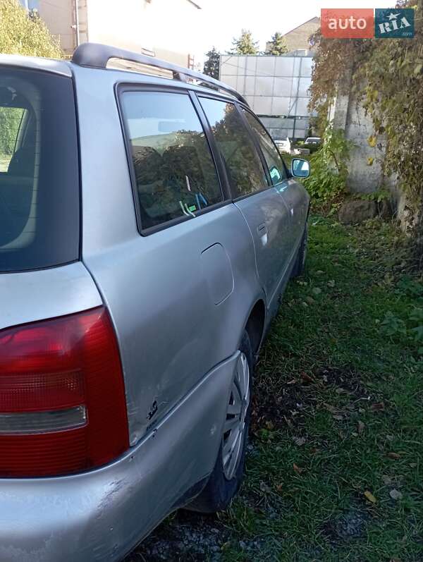 Универсал Audi A4 1998 в Калиновке