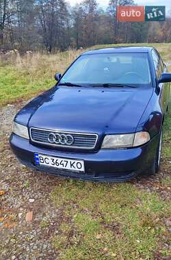 Седан Audi A4 1998 в Яворові