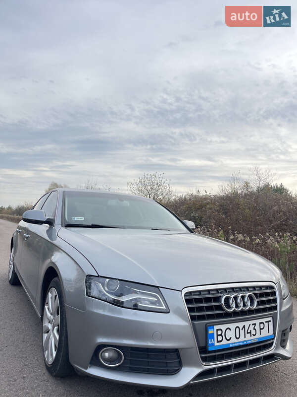 Седан Audi A4 2011 в Львові
