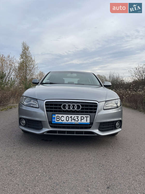 Седан Audi A4 2011 в Львові