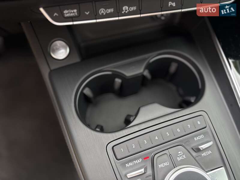 Седан Audi A4 2016 в Радивиліві